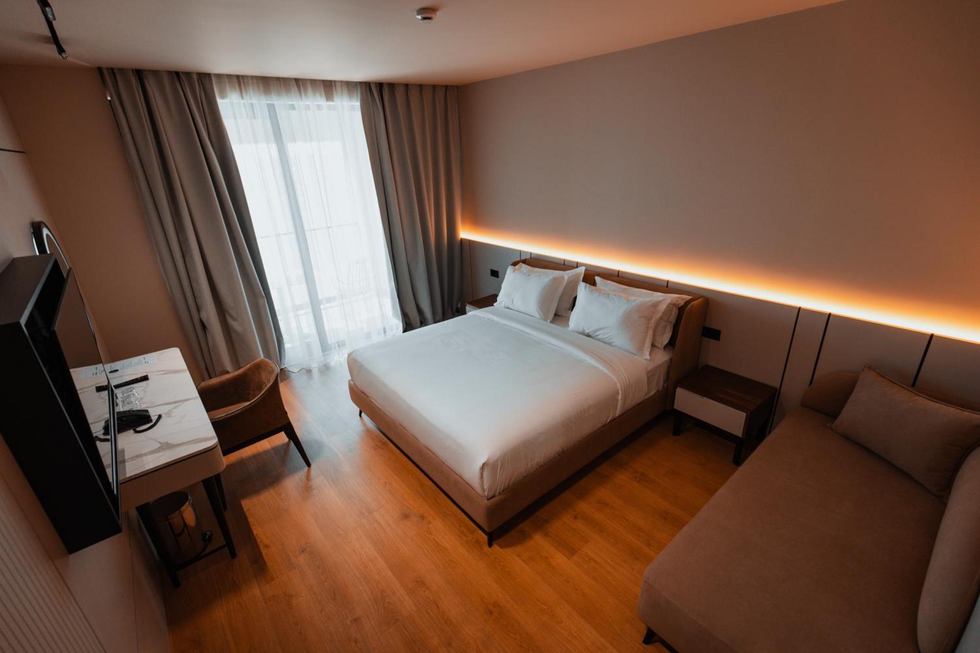 Royal G Deluxe Hotel Škalngur Екстериор снимка