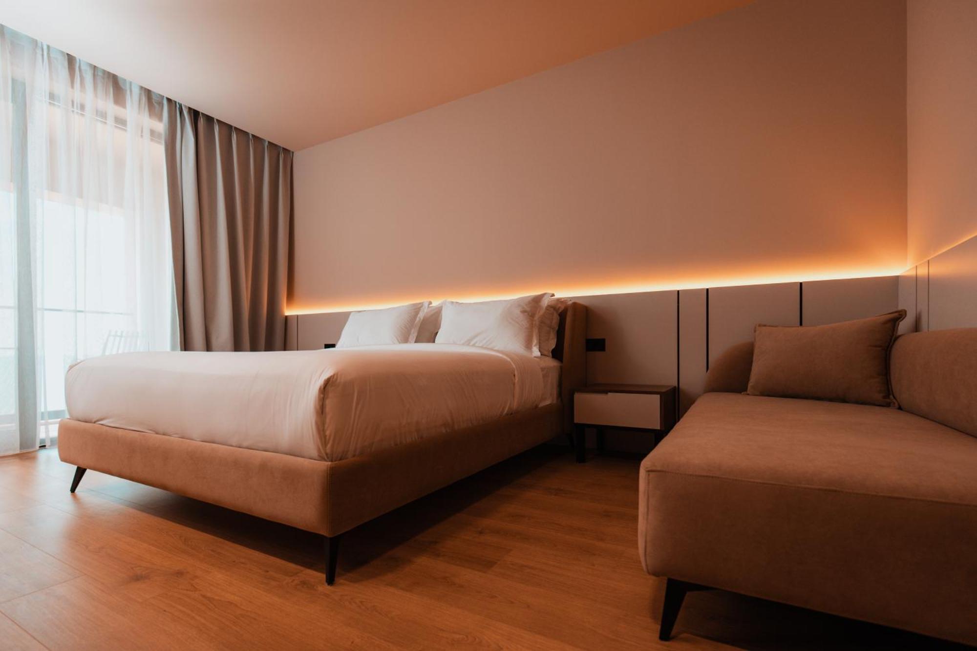 Royal G Deluxe Hotel Škalngur Екстериор снимка