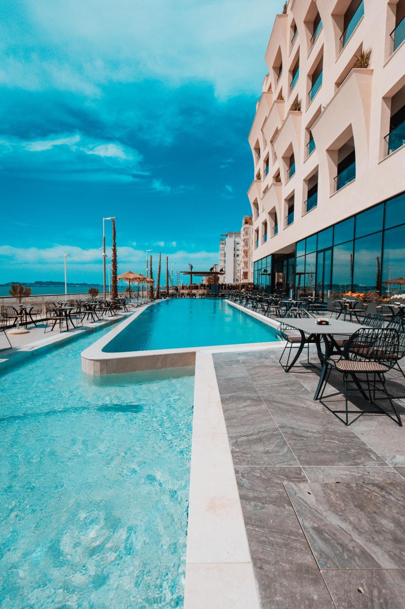 Royal G Deluxe Hotel Škalngur Екстериор снимка